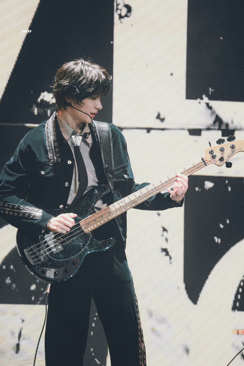 작년 멜뮤 원빈                                오늘 멜뮤 앤톤