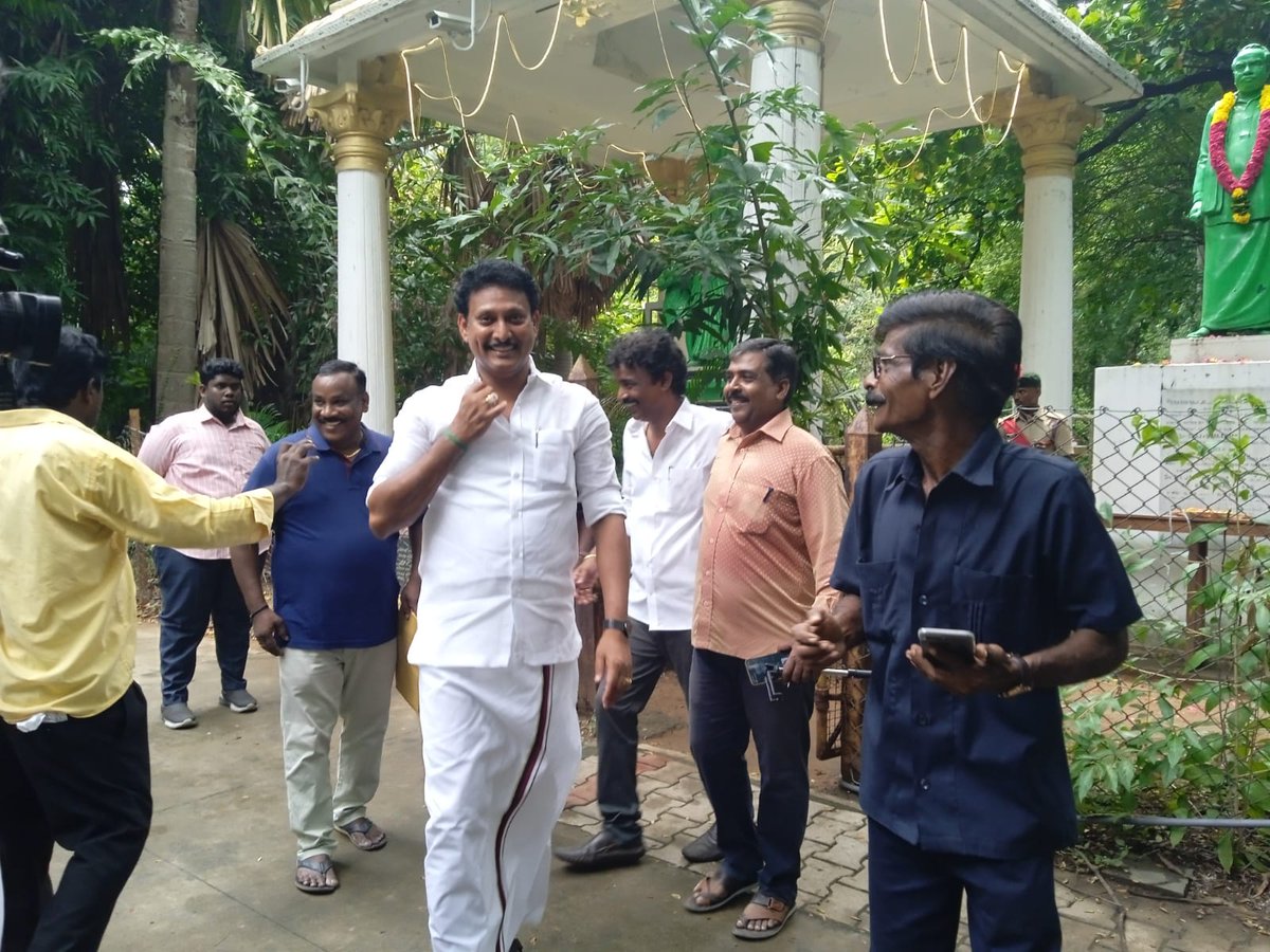 vimalrani095's tweet photo. புயல்,மழை என அனைத்து இயற்கை பேரிடர் காலங்களிலும் அயராது உழைக்கும் கழக சூரியன் மீண்டும் உதிக்கட்டும் இனி வரும் காலங்களிலும்!!!!! Mks
#increase_BT_BRTE_TRB_vacancy2024 
#CycloneFengal 
#ChennaiRains https://t.co/7uOTE2dmo3