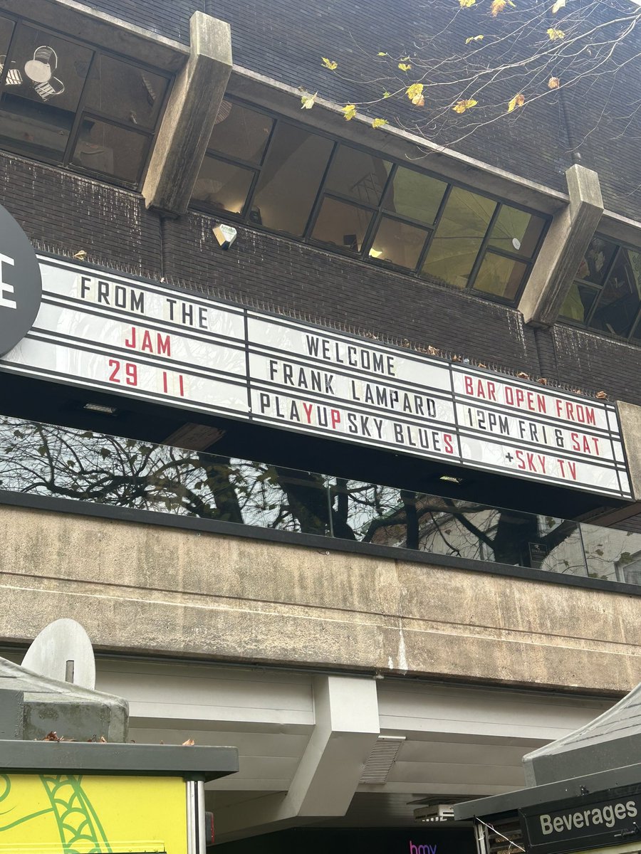 TomUpto94934917's tweet photo. Fair play HMV empire, Frank Lampard’s sky blue army 🩵 #PUSB https://t.co/XqFIfcPqhe