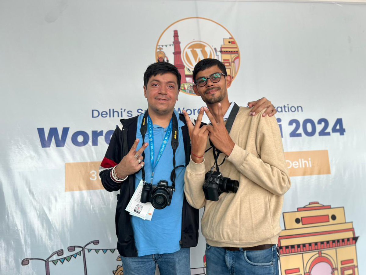 wordcampdelhi's tweet photo. These shutterbugs are the asli ‘heroes behind the parda’ of WordCamp Delhi 2024 in full Delhiwala style. 

Toh Delhiwalo, kya scene hai? 😁

#WCDelhi https://t.co/bZD9C2yOUH