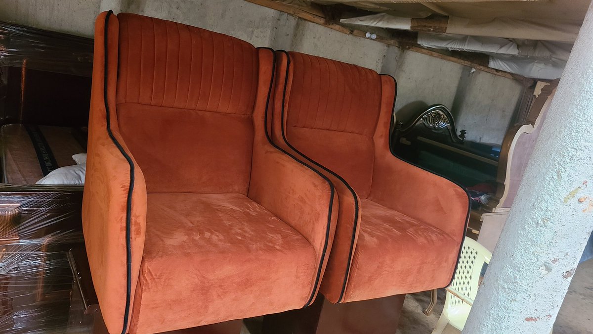 dandyfurniture's tweet photo. Accent chairs and dinning seats
I know we all love a space that oozes beauty, elegance and comfort.
In our kyebando nsooba workshop, you will find the real touch and feel of  the particular furniture you want.
Kindly reach out on ☎️ 0759455192 to bring your order to life https://t.co/oswiZdJVN8