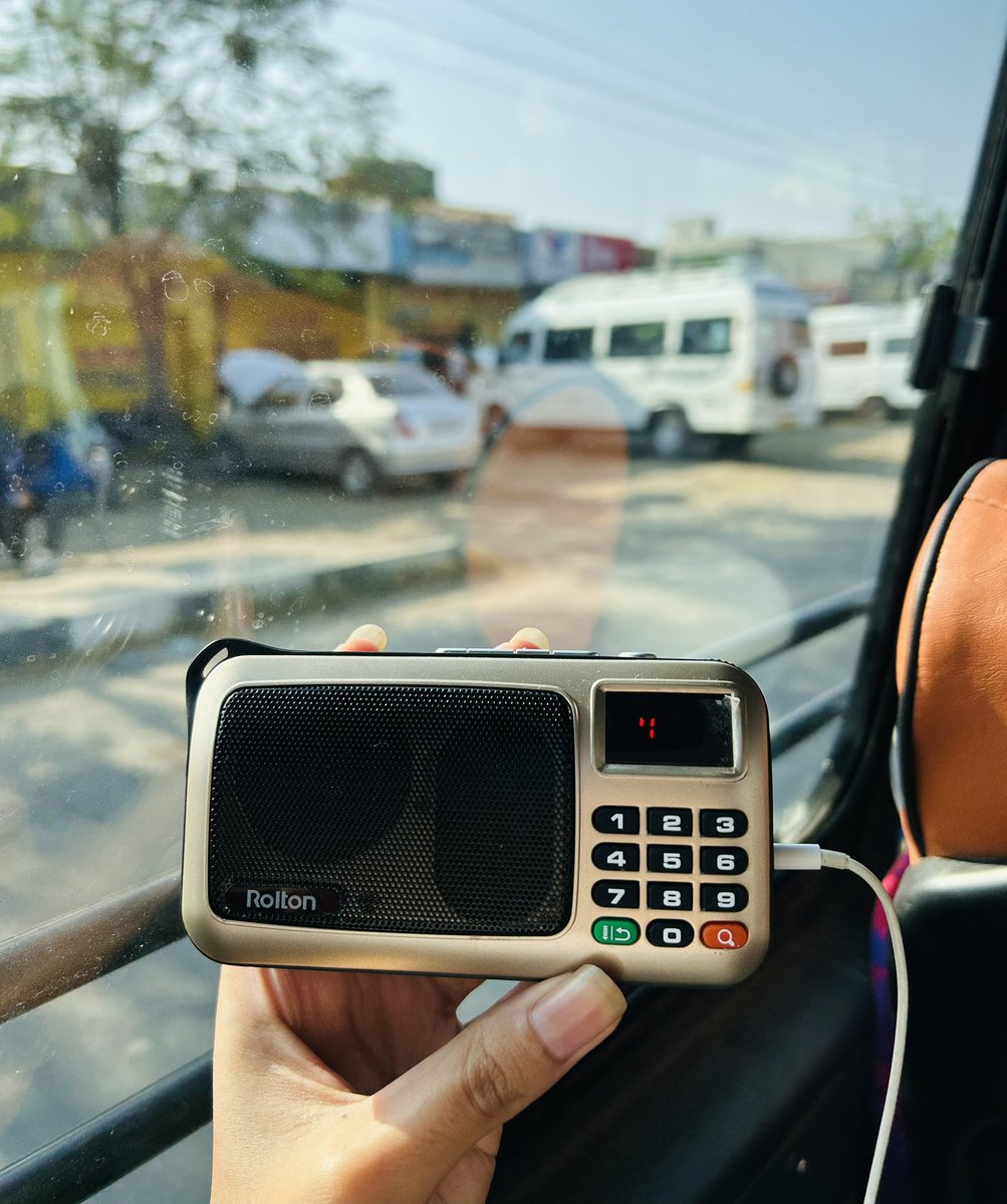 beekayysee3's tweet photo. A MUST HAVE AS A GURSIKH

Invest in a Gurbani Radio and experience changes in your life. Whether it’s at home playing sehaj paath 24/7 or a radio with you on journeys, you’ll realize suddenly you’re memorizing pangtia. 
A thread 🧵 https://t.co/xpoalMFOr0