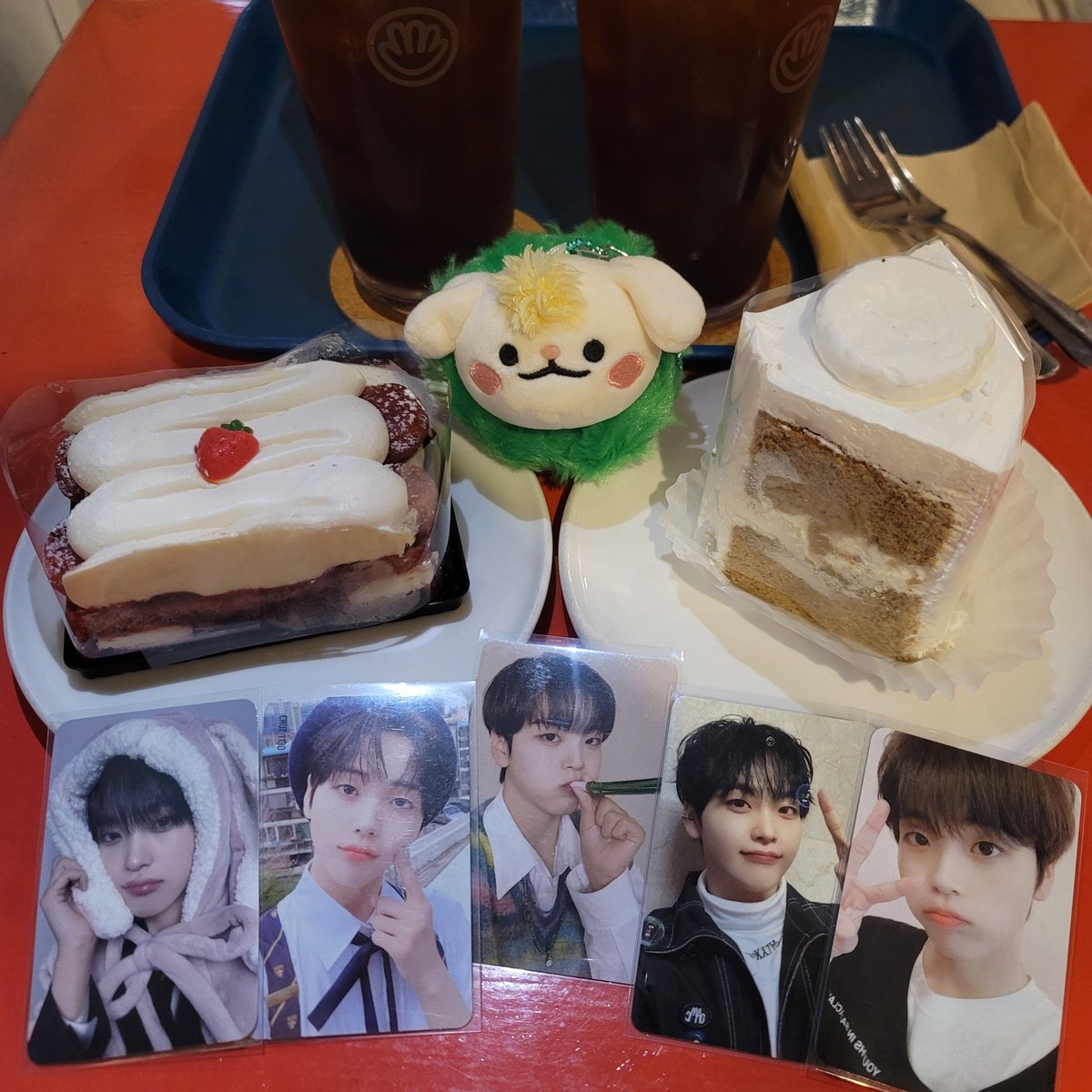 H_1130_'s tweet photo. 형준이 생일💕

#HAPPYHYEONGJUNDAY
#HAPPY_동그리Day_형주나_사랑한데이 https://t.co/07qRwq2iAp