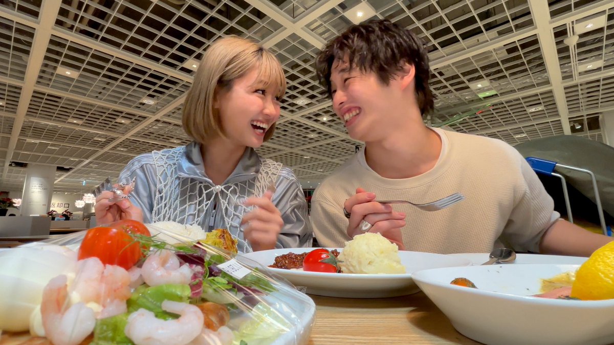 あみリザん家動画上がりました😁 今日は念願の家具屋に行ったでえ