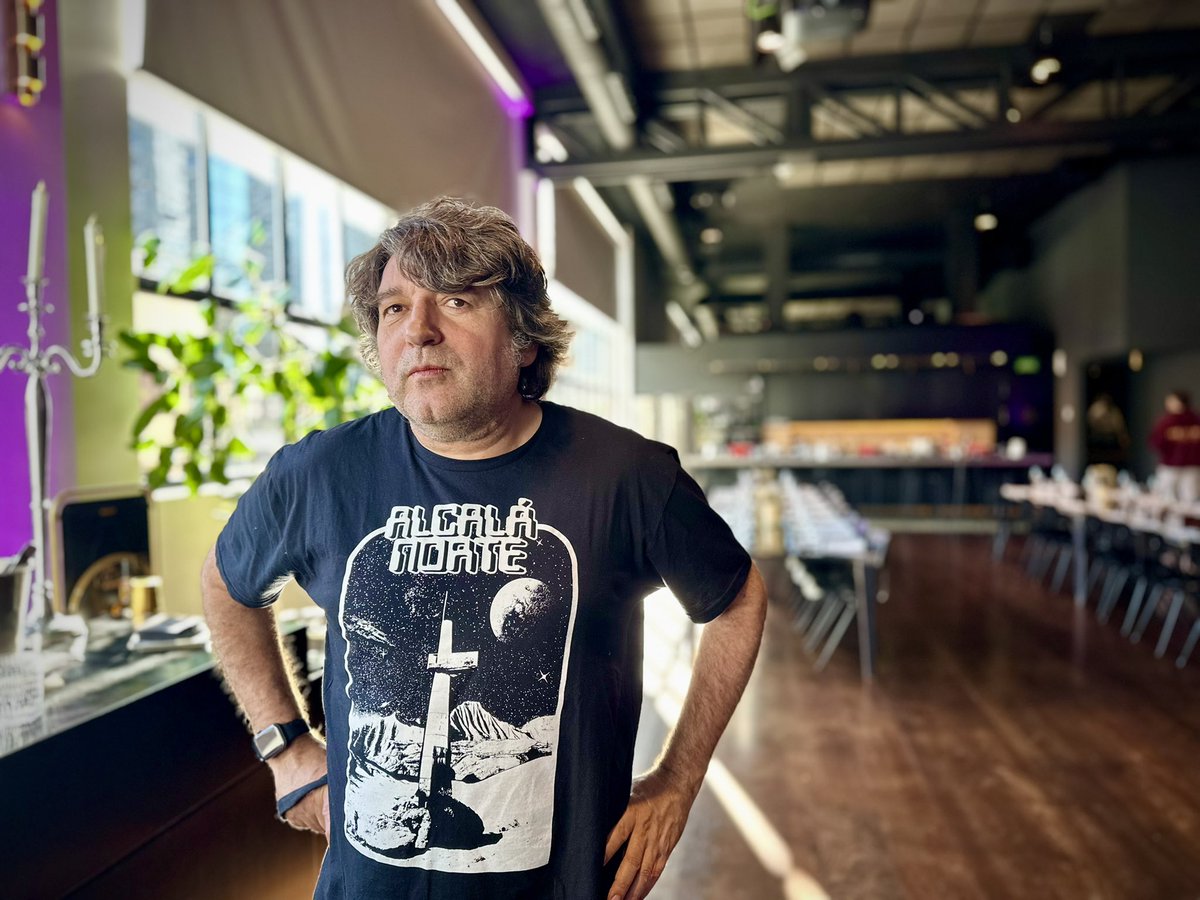 Hoy la liamos en <a href="/KitchenClub/">Kitchen Club</a> 
El mejor delantal es <a href="/alcalanorton/">Alcalá Norte 🔫</a>