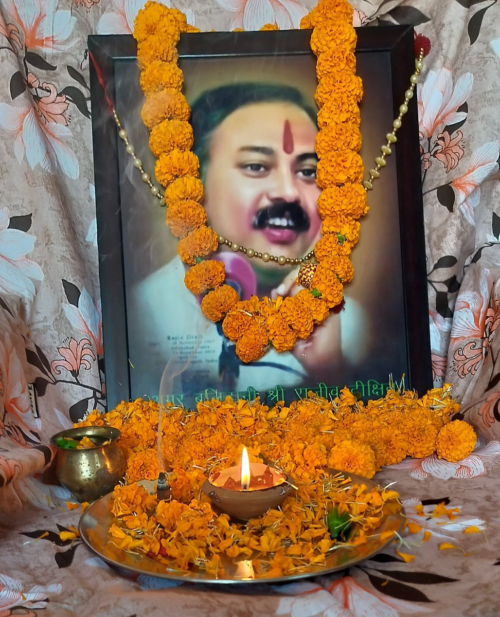 Akashmishra1997's tweet photo. स्वदेशी के प्रणेता परम पूज्य अमर बलिदानी भाई राजीव दीक्षित जी को शत शत नमन ...🚩🙏🚩🇮🇳💐🌹❤️ 
#RajivDixit #sawdesidivas https://t.co/jZSckjCpxM