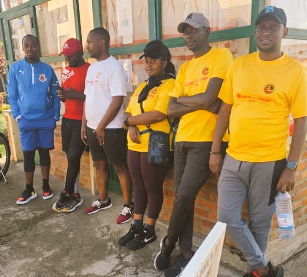 Umwihariko w'Umuganda w'uku  Kwezi muri ibi Bitaro ukaba ari uko wari wanitabiriwe n'Itsinsa rya Siporo rikorera muri #MusanzeCity, "Sports &amp; Leisure", riyobowe na UZABAKIRIHO Bernard, wakiriwe na Dr. IZABAYO Emmanuel (Clinical Director), wari uhagarariye Ubuyobozi bw'Ibitaro.