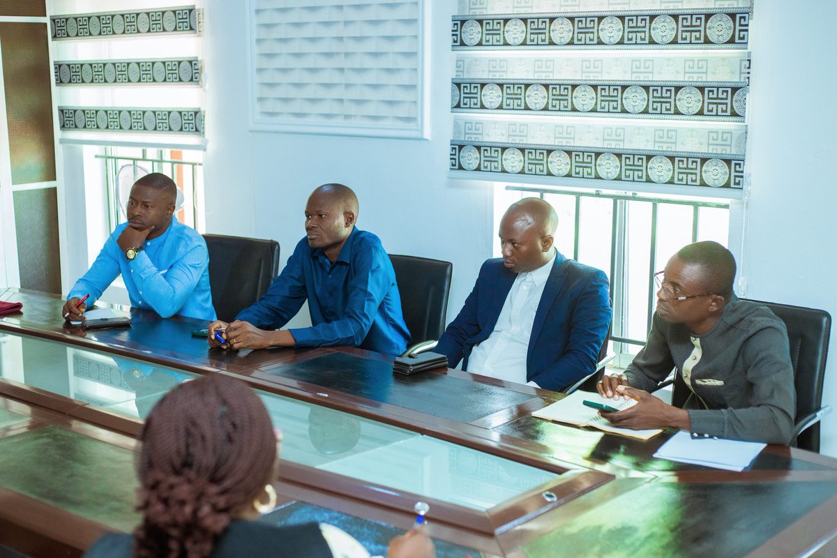 Toniadejuwon's tweet image. We must all learn to ask questions, or we get buried in public debt. We must be willing to engage the authorities if we desire a society that works.

$106m Ilesa Water Project; 7years after flag-off, no water.

#AskQuestions
#IlesaWaterProject
#ProjectTrust