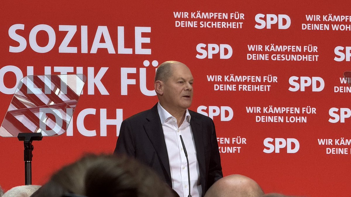 SPD_LSA's tweet photo. „Mit der Sicherheit Deutschlands spielt man nicht Russisch Roulette!“ @OlafScholz @spdde #BTW2025 https://t.co/mIlIgSBnPq