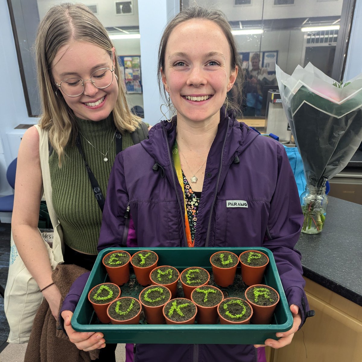 PhDone! Congratulations to <a href="/PPS_UoS/">Plants, Photosynthesis and Soil</a> &amp; <a href="/granthamcsf/">Grantham Centre</a> scholar (and Yorkshire native!) Hannah Ronan-Brown <a href="/HannahR_B1/">Hannah</a> who just defended her superb PhD thesis! Many thanks to examiners <a href="/Toby_Bruce/">Toby Bruce</a> from <a href="/KeeleLifeSci/">Keele Life Sciences 🌍</a>, @LukeTDunning  from <a href="/EEB_Sheffield/">Ecology and Evolutionary Biology</a>, and <a href="/KatieField4/">Prof. Katie Field</a> ! 🍅🐛🌼