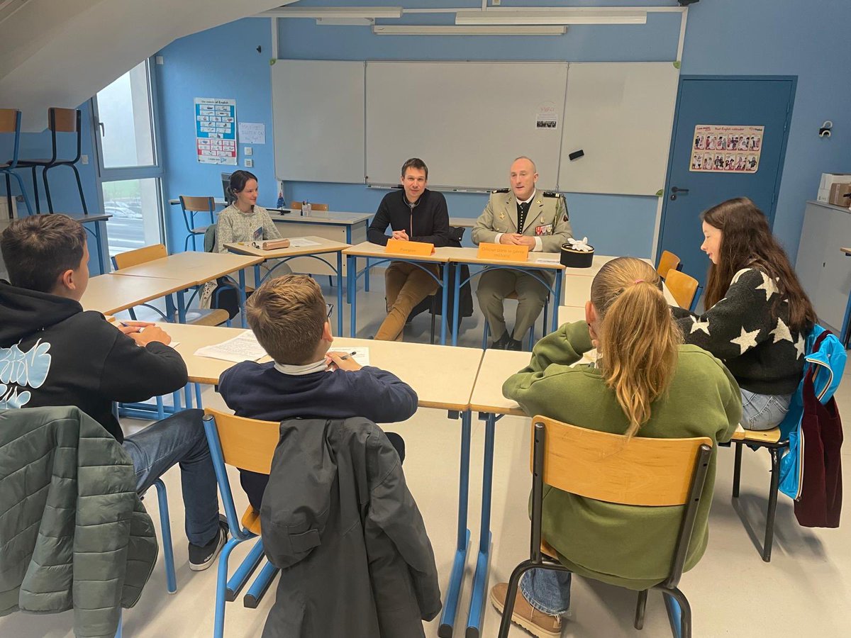 🌟 #ParcoursAvenir | Ce matin, 85 professionnels passionnés partagent leurs expériences lors de nos #tablesrondes et #forumdesmétiers auprès de nos 4e 3e. 🙌 Un immense MERCI à ceux qui ont rendu ces rencontres inspirantes.👏 L’avenir se prépare aujourd’hui.