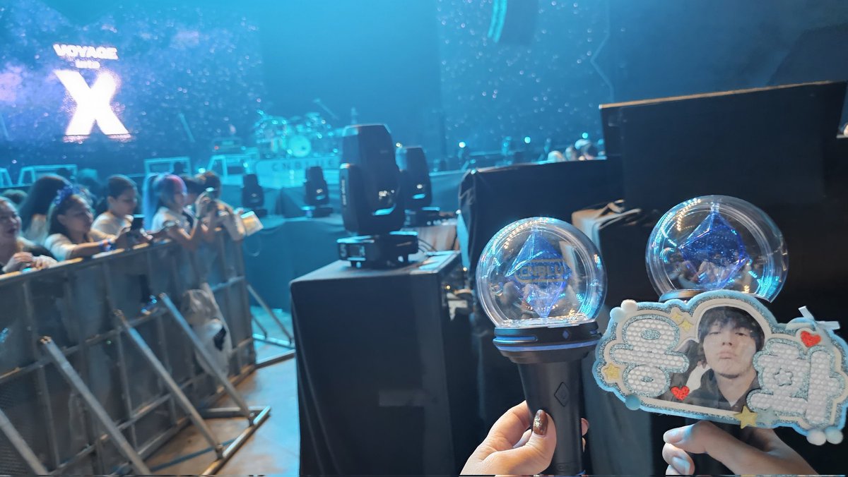 fanny_riyanti's tweet image. We&apos;re IN 😁😆@yongmaze 
Ready to have fun tonight
#CNBLUE #VOYAGEintoXinBKK