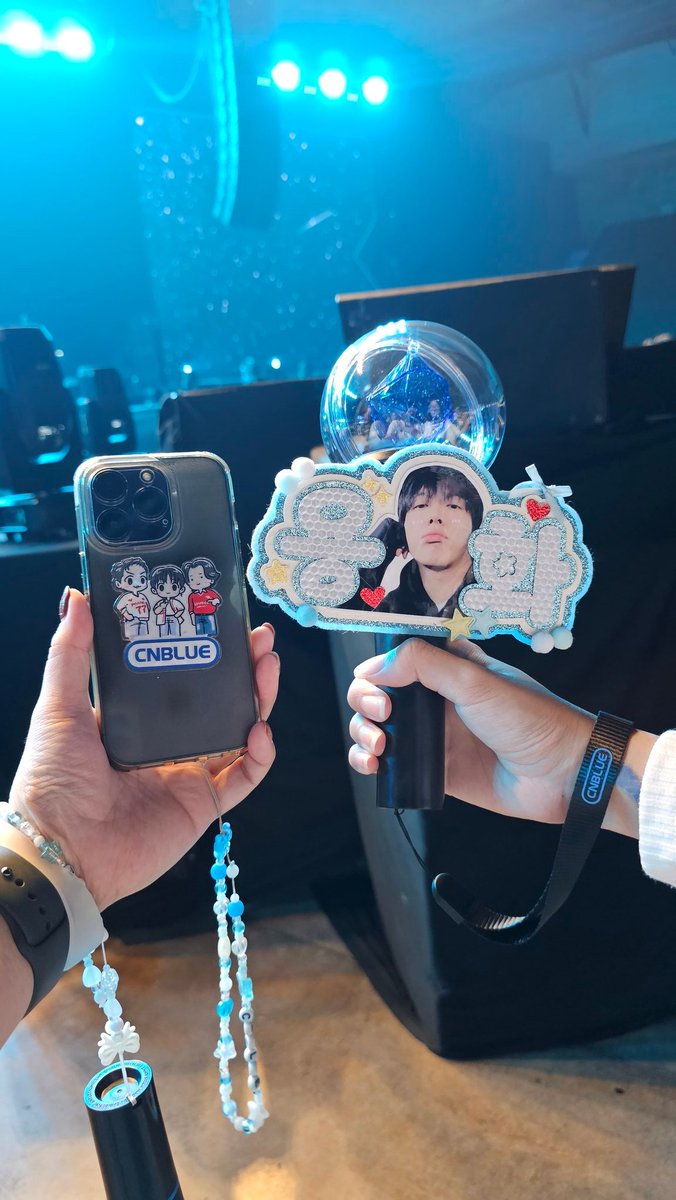 fanny_riyanti's tweet image. We&apos;re IN 😁😆@yongmaze 
Ready to have fun tonight
#CNBLUE #VOYAGEintoXinBKK