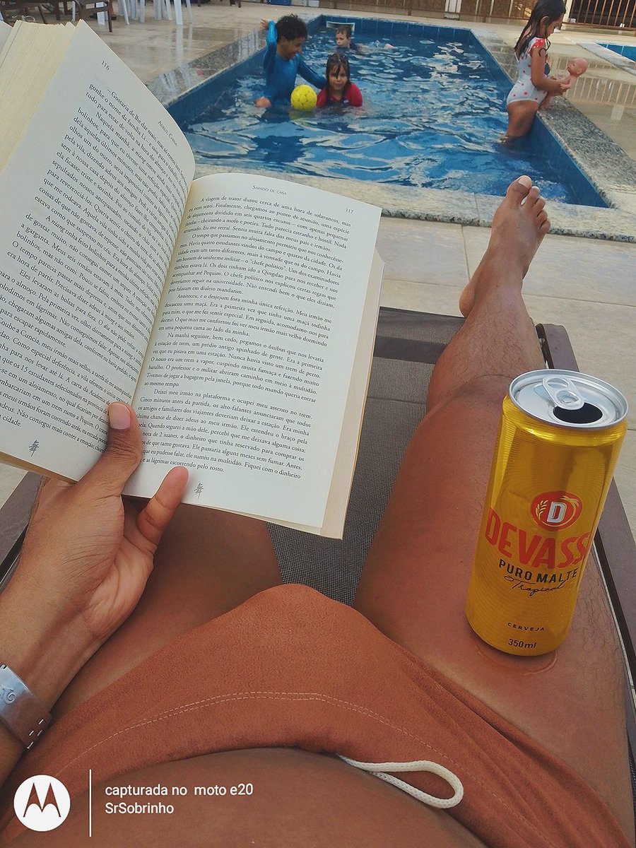 DiegoFe30299931's tweet photo. Simbora atualizar a marca da sunga né!
#negro #bronzeado #casa #meumundo #natalzn #terradosol #leitura #solitude https://t.co/CheiAgdF3f