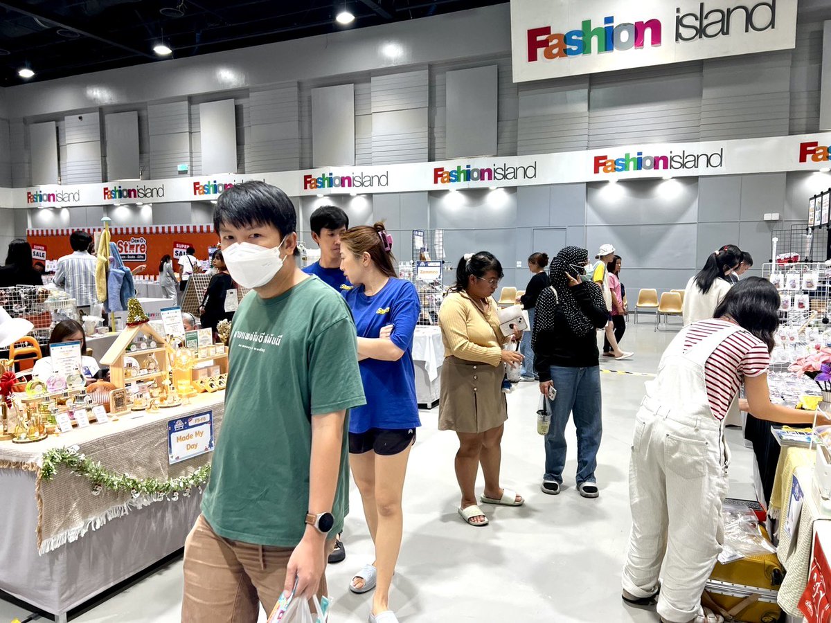 Dek-D's Art & Fandom Fair tweet media