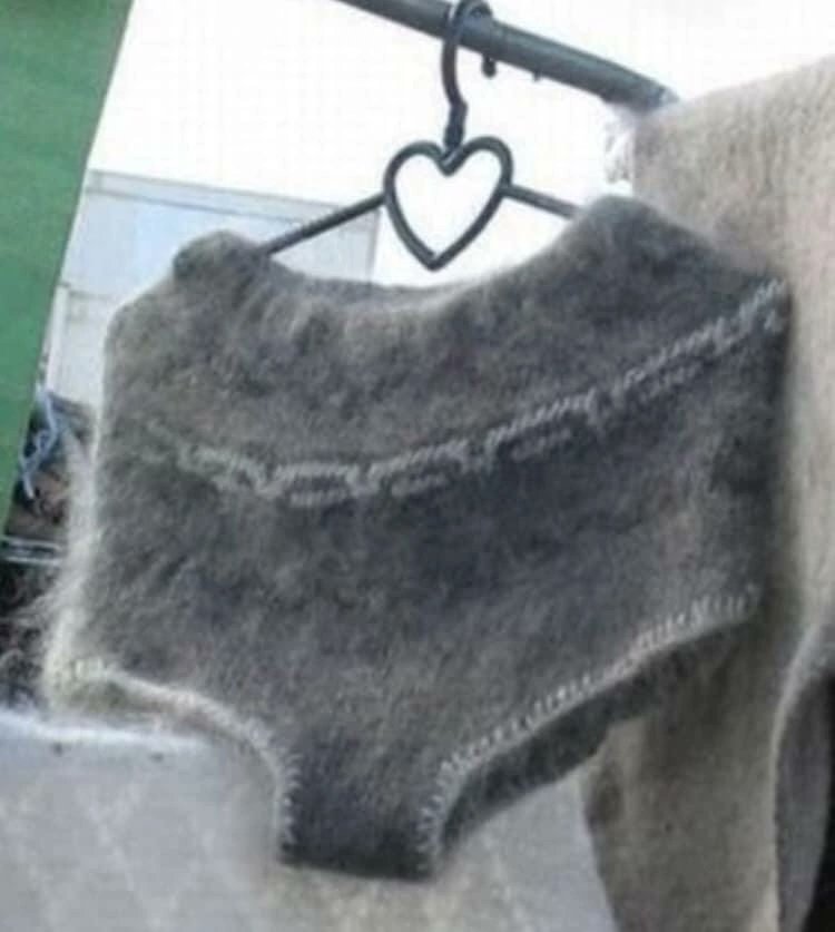 Покупай, не скупись, согревай свою пись, абращаца в личка😂