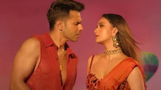 ritikahandoo's tweet image. .@kalees_dir @Atlee_dir liking #NainaMatakka from #babyjohn but why makers didn’t bring @talktodhee in video when @diljitdosanjh too is there. 🤔 @Varun_dvn @KeerthyOfficial