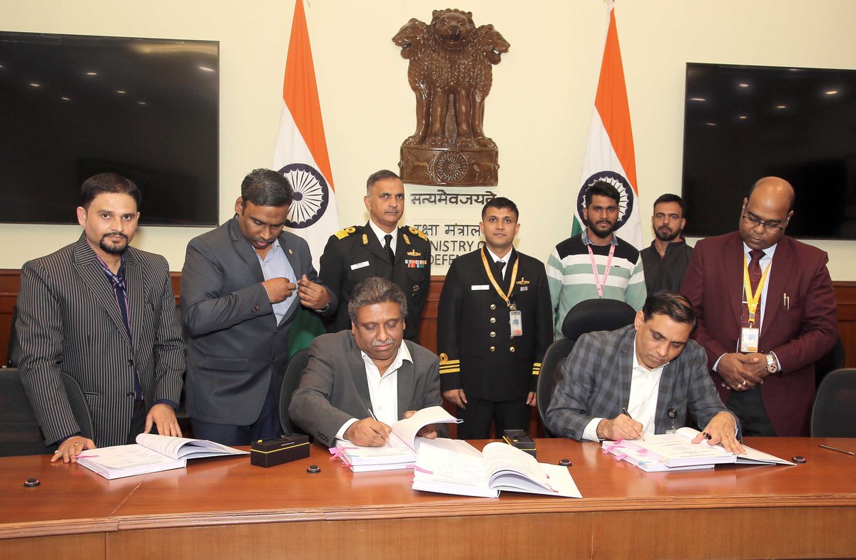 SpokespersonMoD's tweet image. In a significant boost to India&apos;s #AtmanirbharBharat and #MakeinIndia initiatives, the Ministry of Defence has signed a contract worth Rs 1207.5 crore with @cslcochin for the Short Refit and Dry Docking of #INSVikramaditya. This project is expected to enhance the combat…