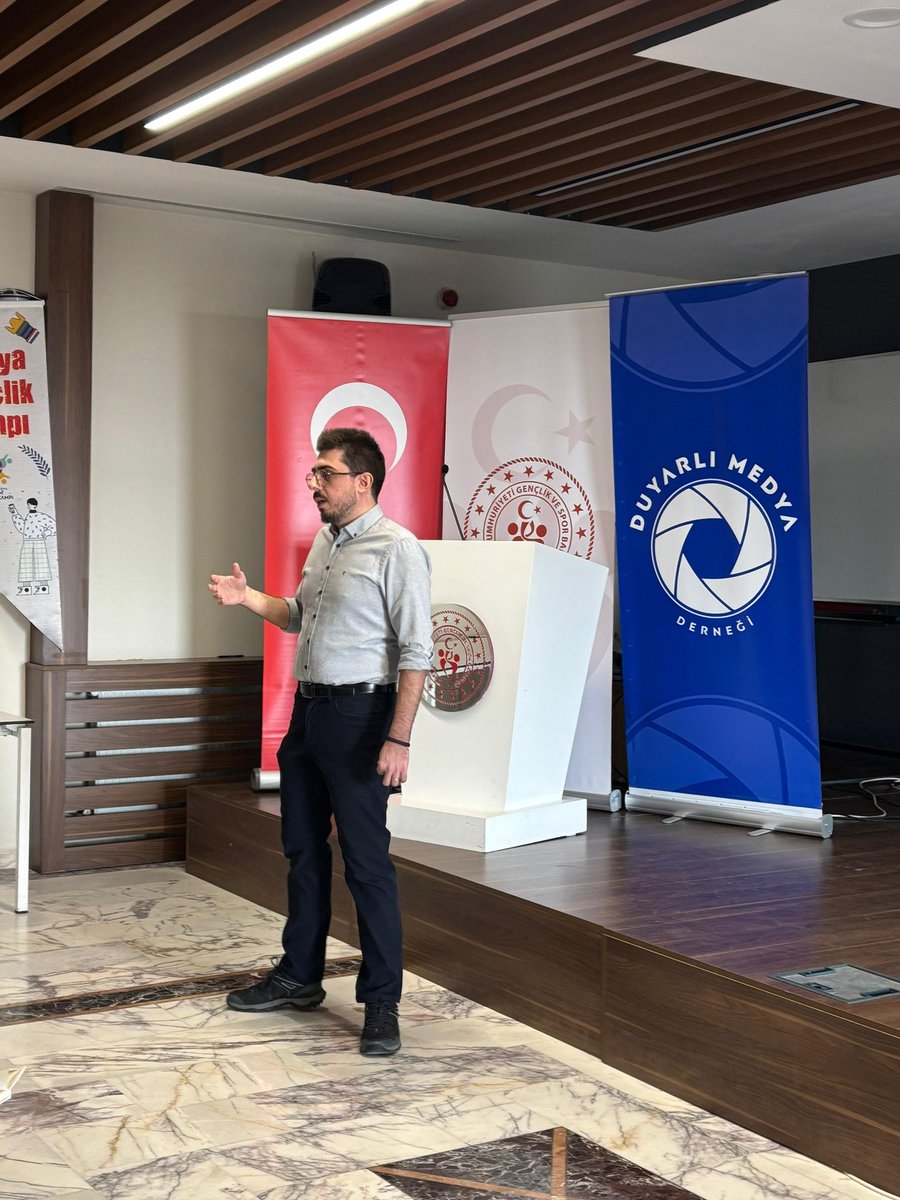 .@iletisim_ahbv Araştırma Görevlisi Kağan Depboylu'nun "Görsel Medya ve Video Üretimi" başlıklı dersi sürüyor. 
<a href="/GSBgenclik/">Gençlik Hizmetleri</a>