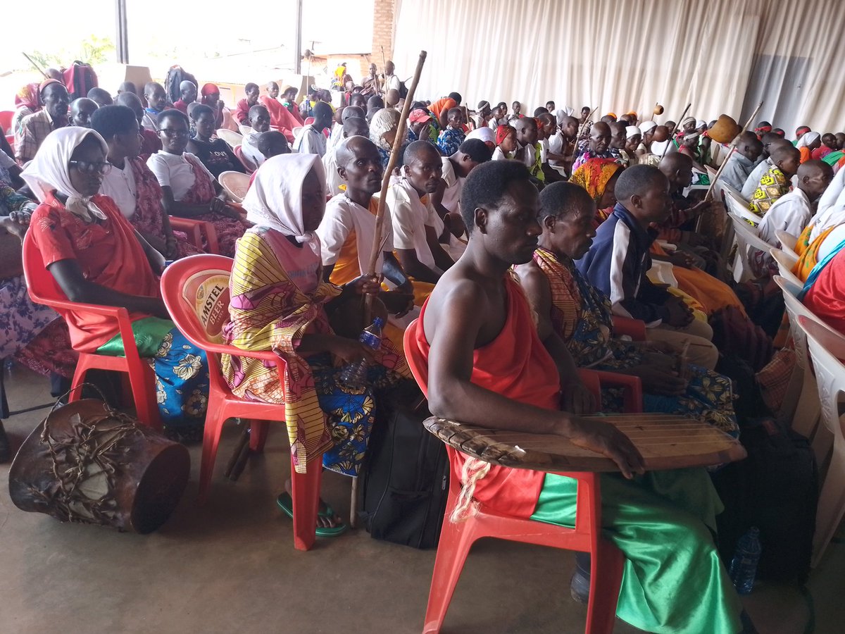 CebulacCt's tweet photo. 3.Dans son mot d'accueil, il a exprimé sa gratitude envers le #CEBULAC pour avoir choisi la province de #Gitega comme lieu de ce concours. Il a également souligné que la paix et la sécurité règnent dans cette localité et a souhaité un agréable séjour à tous les présents. https://t.co/eJjAQl4h4L