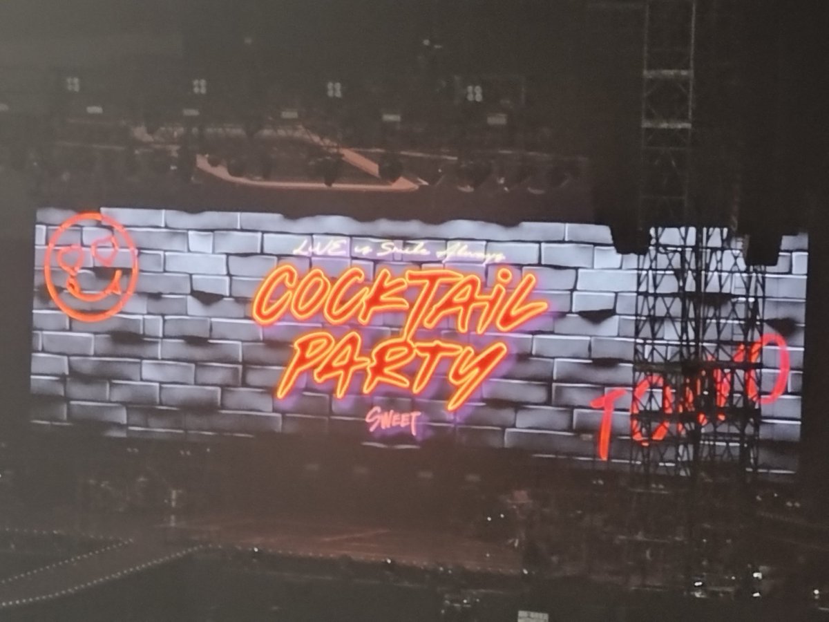 take2taka's tweet photo. 4年前の西武ドームの借りを返してもらうために、代々木体育館に来ました
crowsongが聴けて胸熱!
#LiSA
#LiSAカクテルパーティー
#crowsong
#ガルデモ https://t.co/hrO68X0uQo
