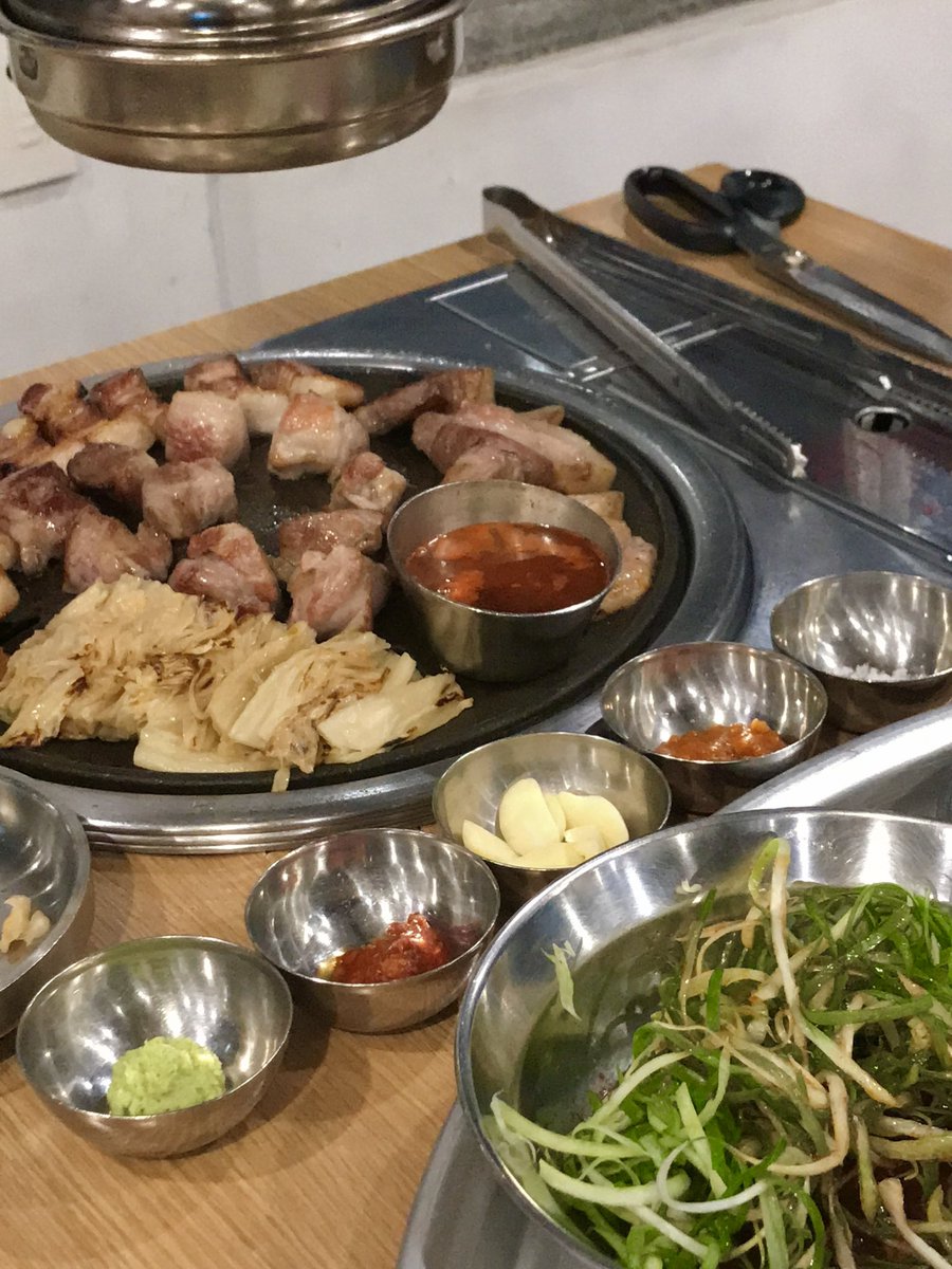 soreisord's tweet photo. 오로지 맛집 위주인 2박3일 제주 서쪽 여행 타래

놀러온 친구가 맛집 다 성공한 적 처음이라며..~
쩝쩝박사 인정받앗슨 ✌🏻
ㄴ 당연함 제주살면서 진짜 맛있었던 곳만 데려감 https://t.co/fUuJK0lY0g