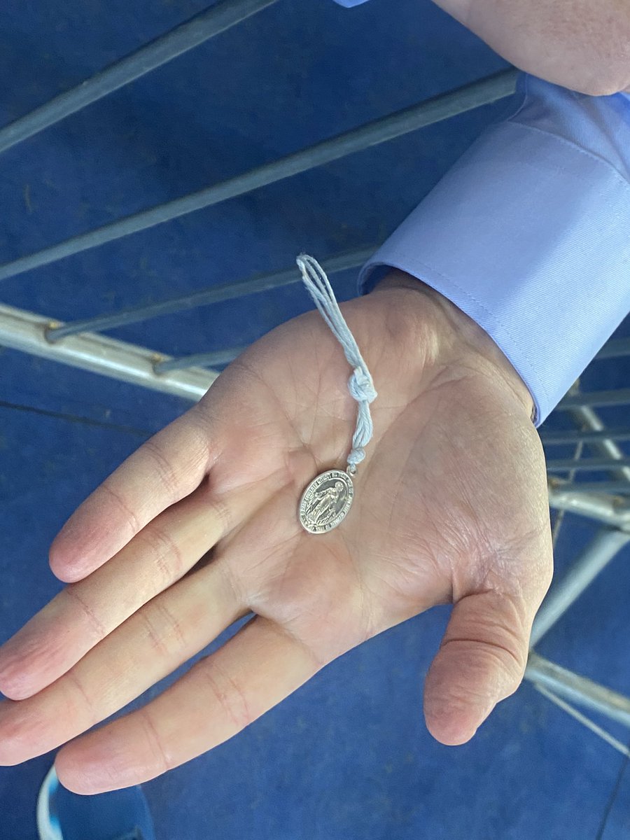 Returning Officer Kevin Martin has found the first miraculous medal of the Meath East count. He says that in keeping with tradition, one has been found in a ballot box from Ashbourne #GE24