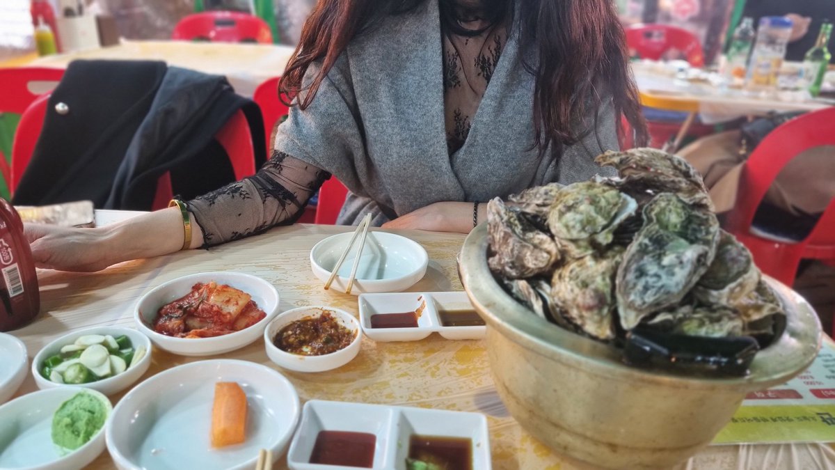 11월30(토) 소래포구 도착 ~! ♡♡♡. 저녁에 시간되시는 ㅂㅂ ㅋㅍ 분들 음주가무하며 야하게 놀아요 저희는 초보로 목적은 없습니다 5단계 도전중 DM주세요 불발시 건오 초대남도 지원 가능
 #소래포 #부부만남 #커플만남 #부커만남 #건오