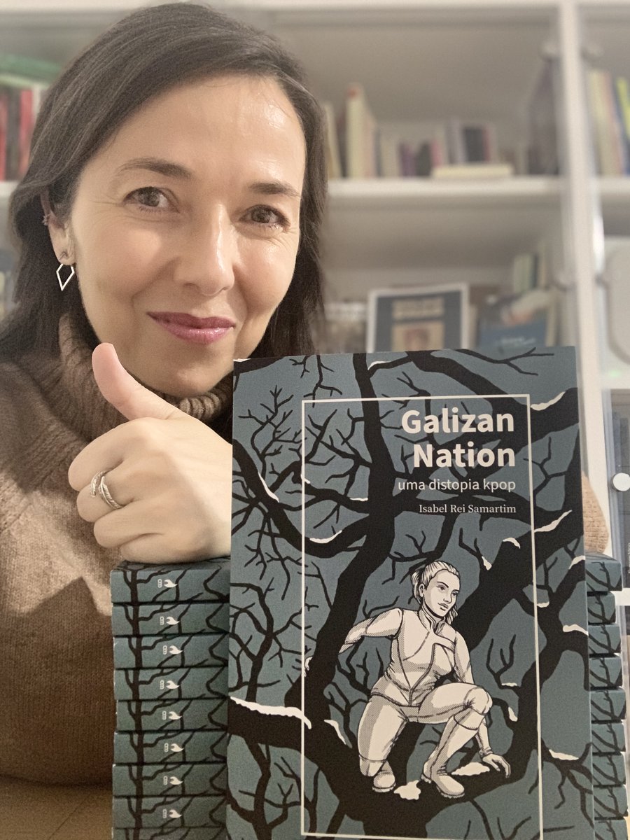 Já temos exemplares! Na próxima semana estará nas livrarias e agora mesmo já pode pedir-se na editora ou a uma servidora (isabelreibr@yahoo.com.br)
Preço: 19€ (+ envio)
Sábado, 14 de dezembro, 12h30 apresentação na <a href="/LibrariCouceiro/">Libraria Couceiro</a> 
isabelrei.com/blog/index.php…