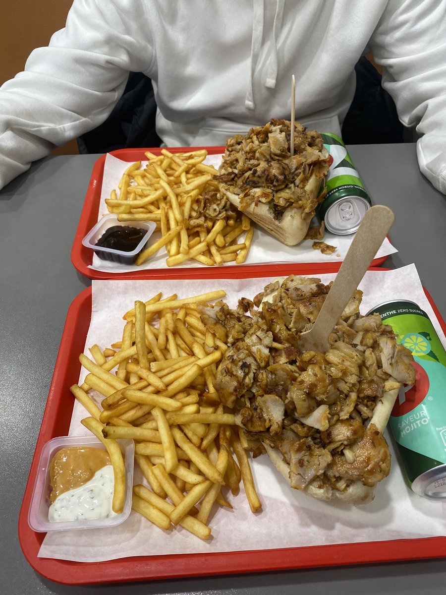 Samy_mti's tweet photo. Ça va se fracasser l’anus https://t.co/oSZvHHqIe1