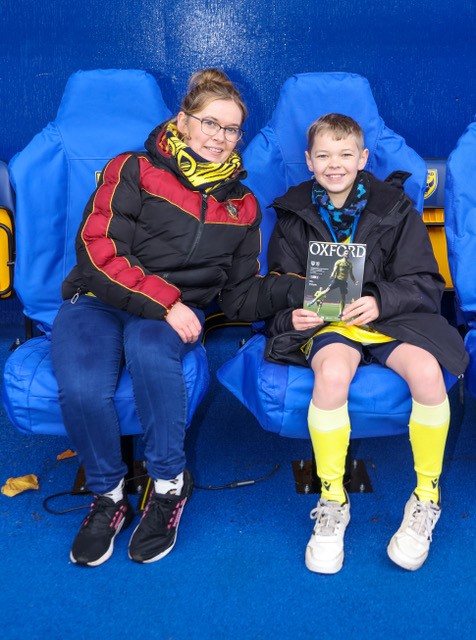 Hld1992x's tweet photo. Last weekend my boy was a mascot..  Today we need a win, lads you've got this 💛💙 COYYS 💛 @OUFCOfficial #oufc https://t.co/vXwwrzEq24
