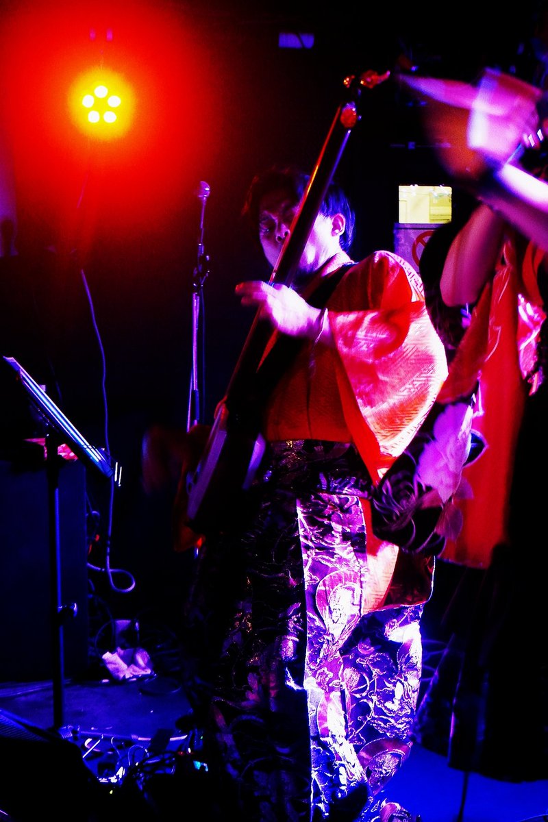 UnMAX_Sept's tweet photo. 尺八奏者の #KIZEN さんと三味線奏者の #ピエール小野 さんを迎えた特別編成で、#WAVER のトリを務めるAKARAの皆さん。

21:00から普段と一味違う演奏を楽しめそうですね😃

━━2024.11.30(Sat.)━━
SNAZZY TUNES×over print presents『over fest 2024』
#AKARA
#スナジー
#overfest
#東京
#下北沢 https://t.co/pX2sti898s