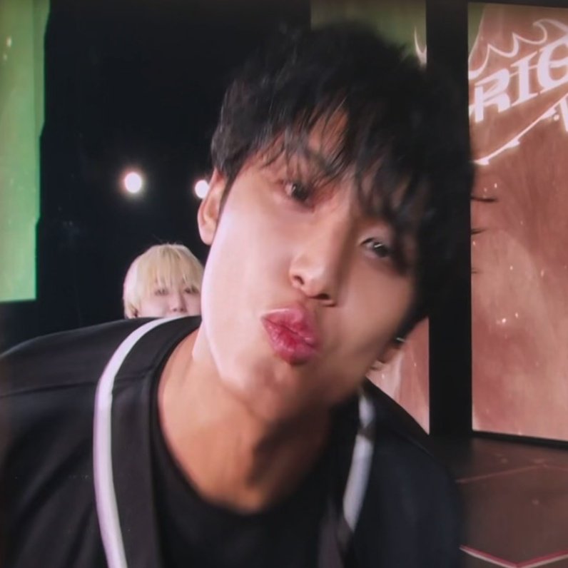 gyumedia's tweet photo. 241130 SVT RIGHT IN NAGOYA D-2 #MINGYU #민규 #세븐틴 

kissy mingoo passing by 😗 https://t.co/HoMidgJSYF