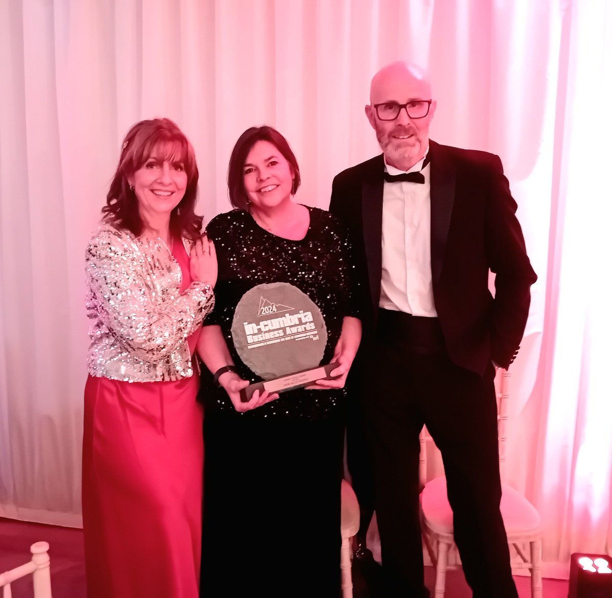 Julie Clayton tweet media