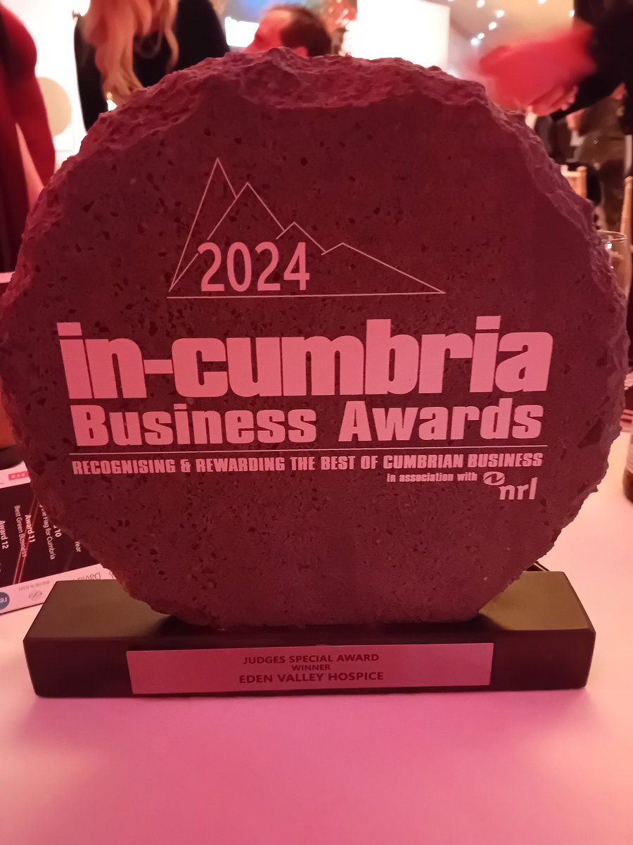 Julie Clayton tweet media