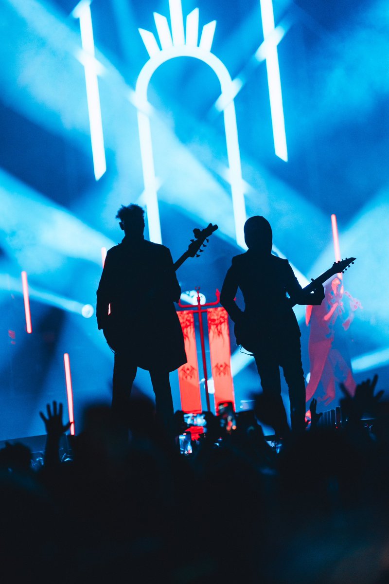 Sleep_Token's tweet image. Sacred moments in time, captured in London by @Adamrosssi

Come Tuesday, the collective shall once again return to the @TheO2 

Tonight, Cardiff shall gather in Worship.