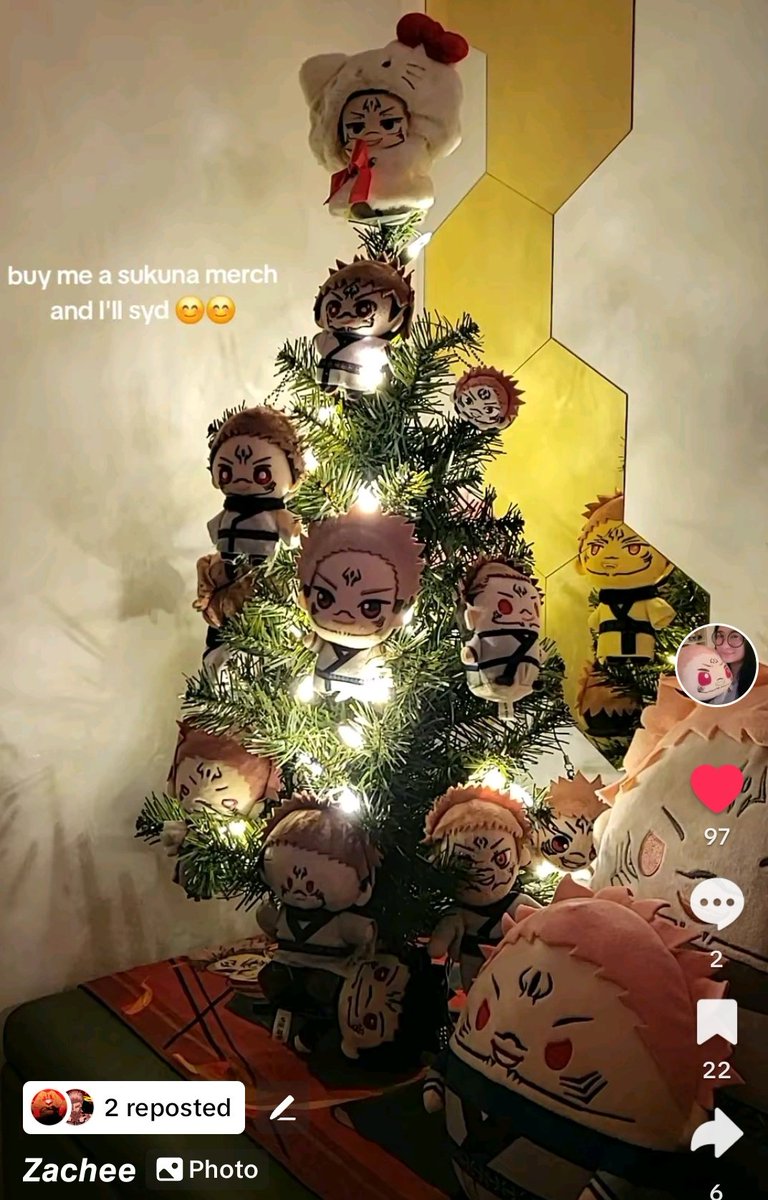 MyAlmightyHero's tweet photo. A SUKUNA CHRISTMAS TREE OHHHH MYYY GODDDDDD 😭😭😭❤️❤️❤️❤️❤️❤️ https://t.co/X3My7fdVh7