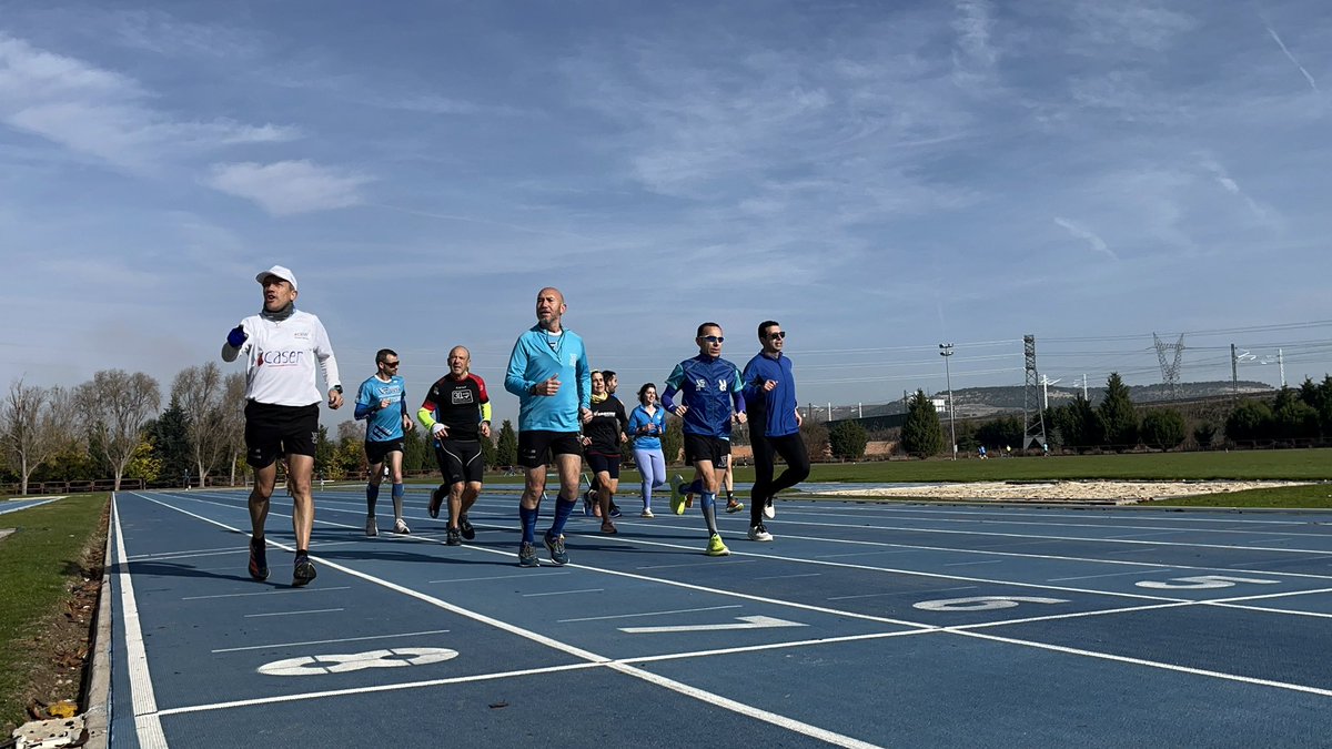 La concejala ha querido animar a todos los participantes en este reto solidario, en especial al atleta del <a href="/ComercialULSA/">ComercialULSA</a>, José Manso, que tratará de superar los 200 km a lo largo de las 24 h.

🏃‍♀️¡¡Anímate!!, puedes participar corriendo o caminando.

Inscripciones a pie de pista.