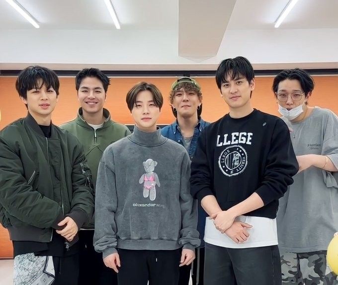 iKON not only by one label , but by 2 different labels 😔