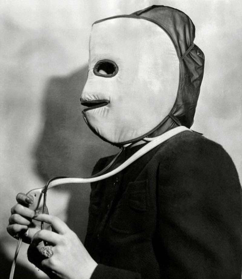 CuriosMuseum's tweet photo. Strange beauty devices from the past. https://t.co/fLG3f2g1Zg