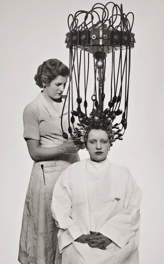 CuriosMuseum's tweet photo. Strange beauty devices from the past. https://t.co/fLG3f2g1Zg