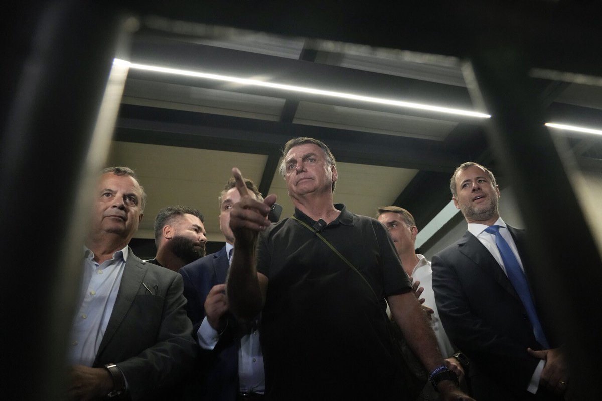 Mauricio Savarese (@msavarese) on Twitter photo How Brazilian police say Bolsonaro plotted a coup to stay in office. By me and <a href="/EleonoreHghs/">Eléonore Hughes</a> for <a href="/AP/">The Associated Press</a>. apnews.com/article/bolson… How Brazilian police say Bolsonaro plotted a coup to stay in office. By me and <a href="/EleonoreHghs/">Eléonore Hughes</a> for <a href="/AP/">The Associated Press</a>. apnews.com/article/bolson…