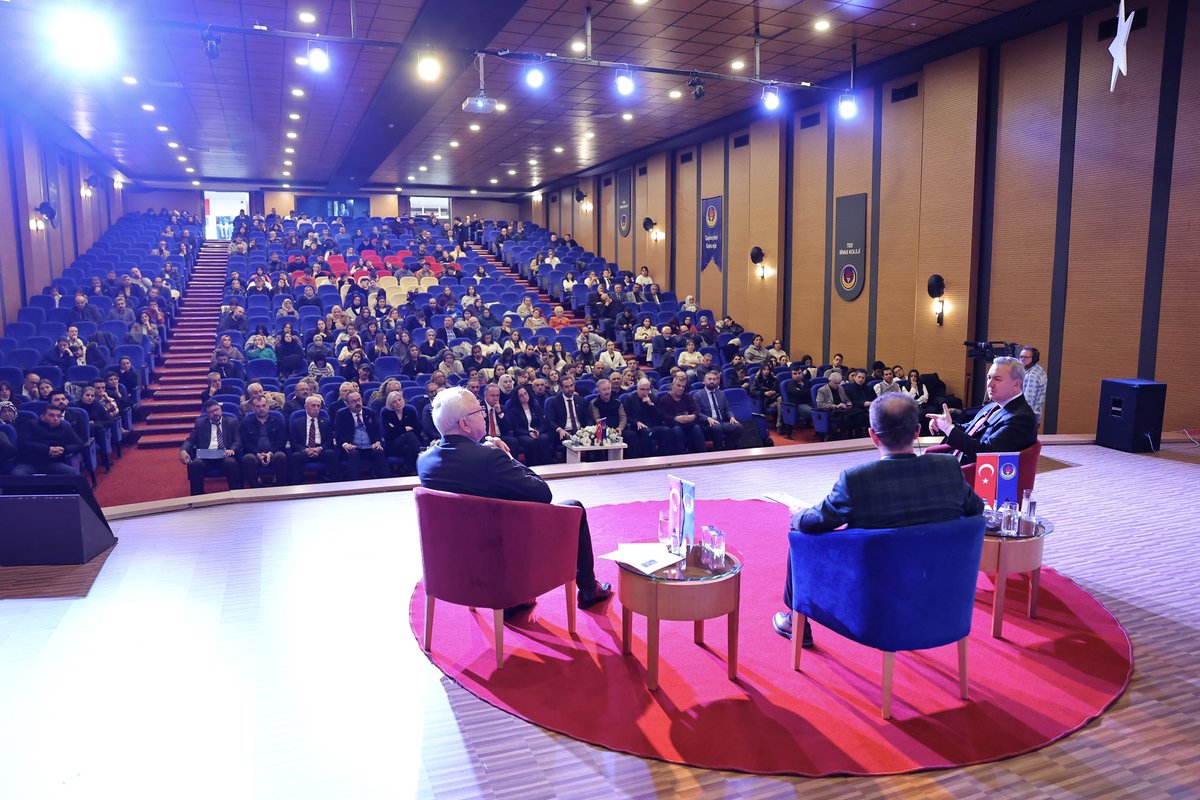 sivasbeltr's tweet photo. Başkanımız Dr. Adem Uzun, TED Sivas Koleji öncülüğünde gerçekleştirilen Sivas Eğitim Forumu'na katıldı.

"Eğitim Hizmetlerinde Yerel Yönetimlerin Rolü" başlıklı oturumda katılımcılara hitap eden Başkanımız Uzun, "Okullarımızdaki eksiklerin giderilmesi, şehrimizdeki eğitim altyapısının güçlendirilmesi, güvenli, huzurlu ve sağlıklı bir eğitim sürecinin devam ettirilmesi adına çözüm odaklı bir hizmet anlayışı ile çalışıyoruz" dedi.

"Ortak Paydamız Eğitim" mottosuyla bu yıl ilki gerçekleştiren Sivas Eğitim Forumu'nun her yıl geleneksel olarak düzenlenmesi planlanıyor.