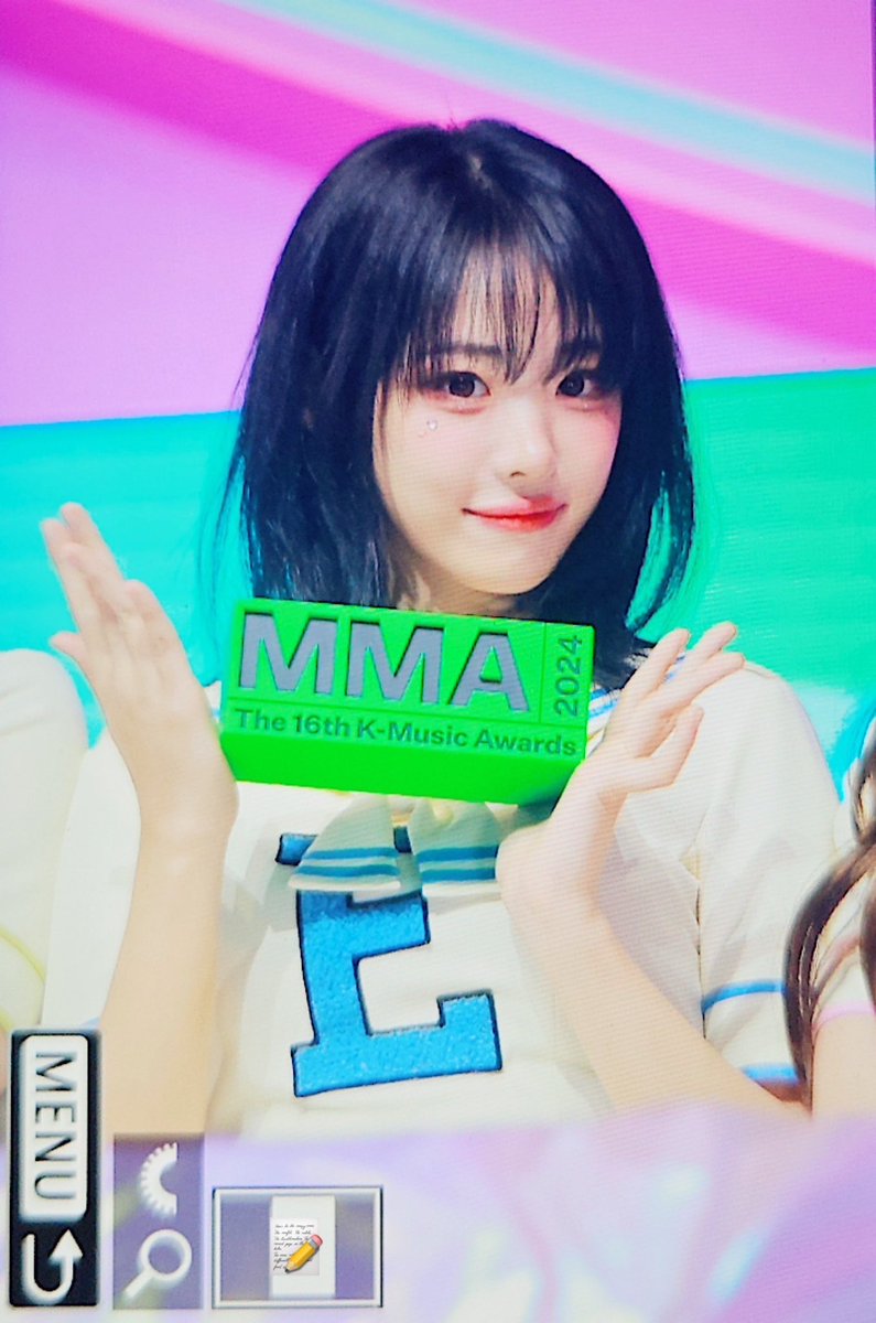 📝 2024년 11월 30일
마이캣이즈핫트렌더😼
#QWER #HINA #히나 https://t.co/KavFJzYKn7