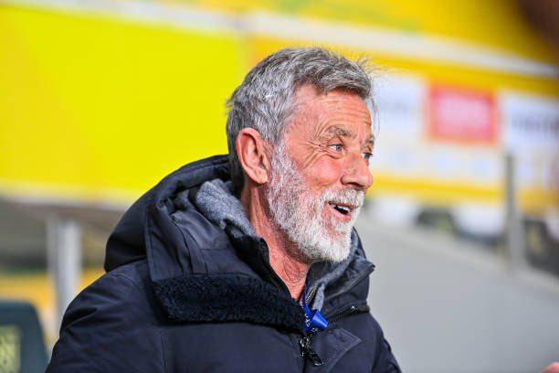 ActuL1_'s tweet photo. Laurent Paganelli : « Le football qu’on aime, c’est celui du Stade Brestois. » ✨❤️🤍

(@OuestFrance) https://t.co/a4IN3vyGqq