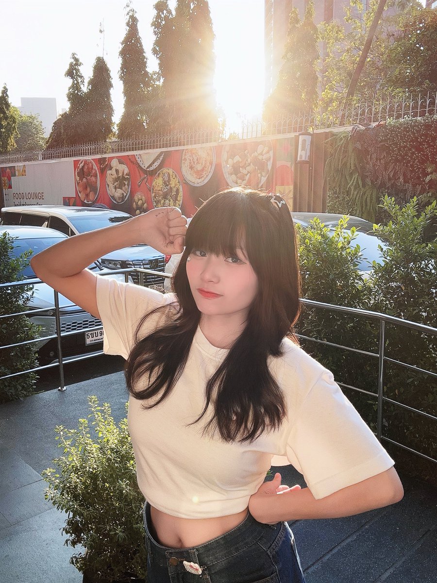 jinghatobito's tweet image. ไหนงานวันนี้เป็นไงบ้างง เพลงดีมากกชุดสวยดีทุกอย่างเลยไปฟังกันน levitation Hatobito ขอบคุณทุกคนที่มาหากันในงานวันนี้นะคะ เดินกลับบ้านกันปลอดภัยน้า happy ✨💎

#levitation #hatobitolevitation #jingjinghatobito #jingjinghatobitocandidate3rd #hatobito