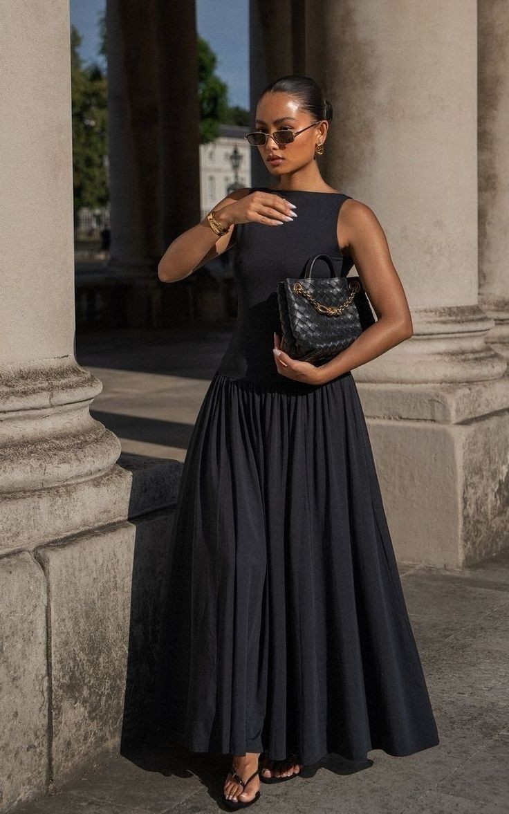 Wear gorgeous dresses for a full week 🖤

an interactive thread 🪡

♡ and ⟳ appreciated!