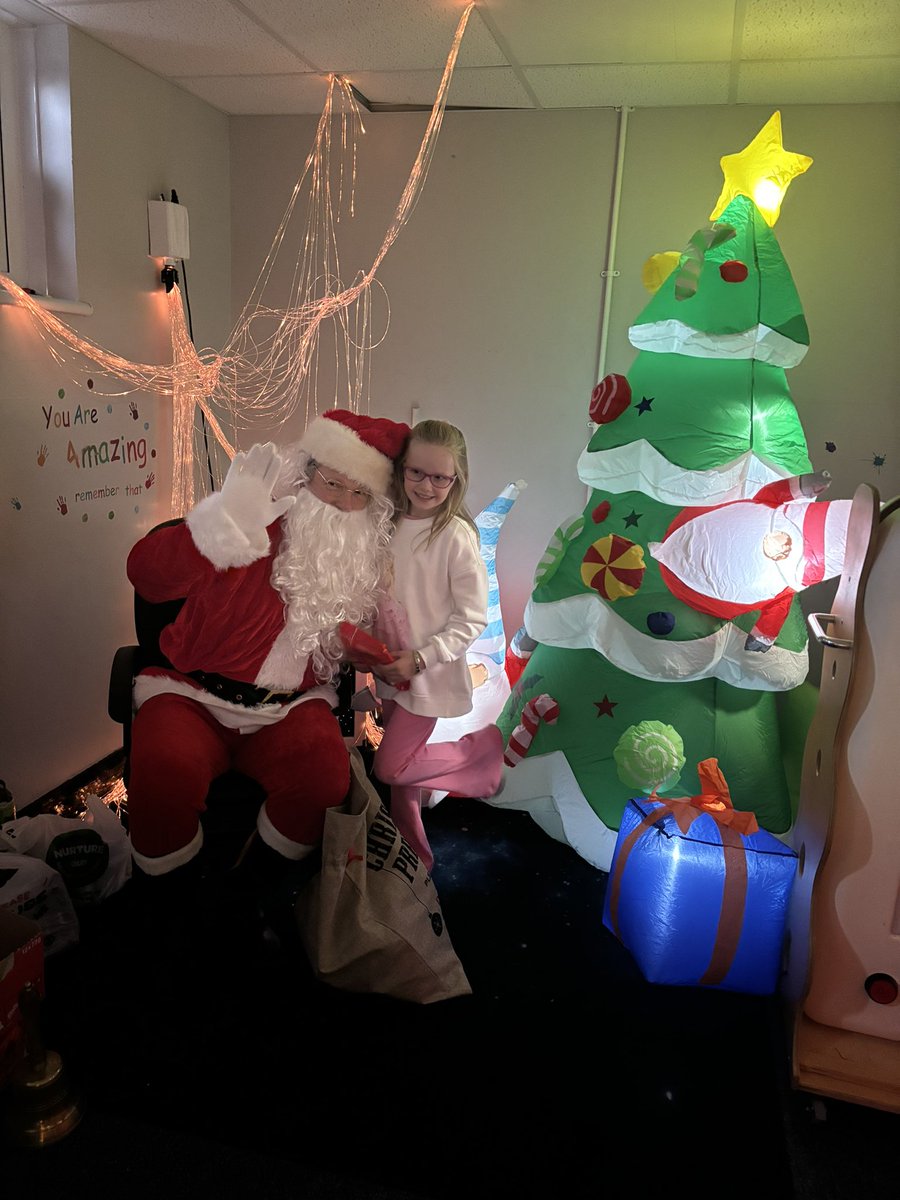 Come alone to <a href="/beancrossELC/">Beancross ELC</a> and <a href="/BeancrossPS/">Beancross Primary</a> Christmas Fayre 🎅🏻🎁❤️🎉☃️❄️ open until 1pm!