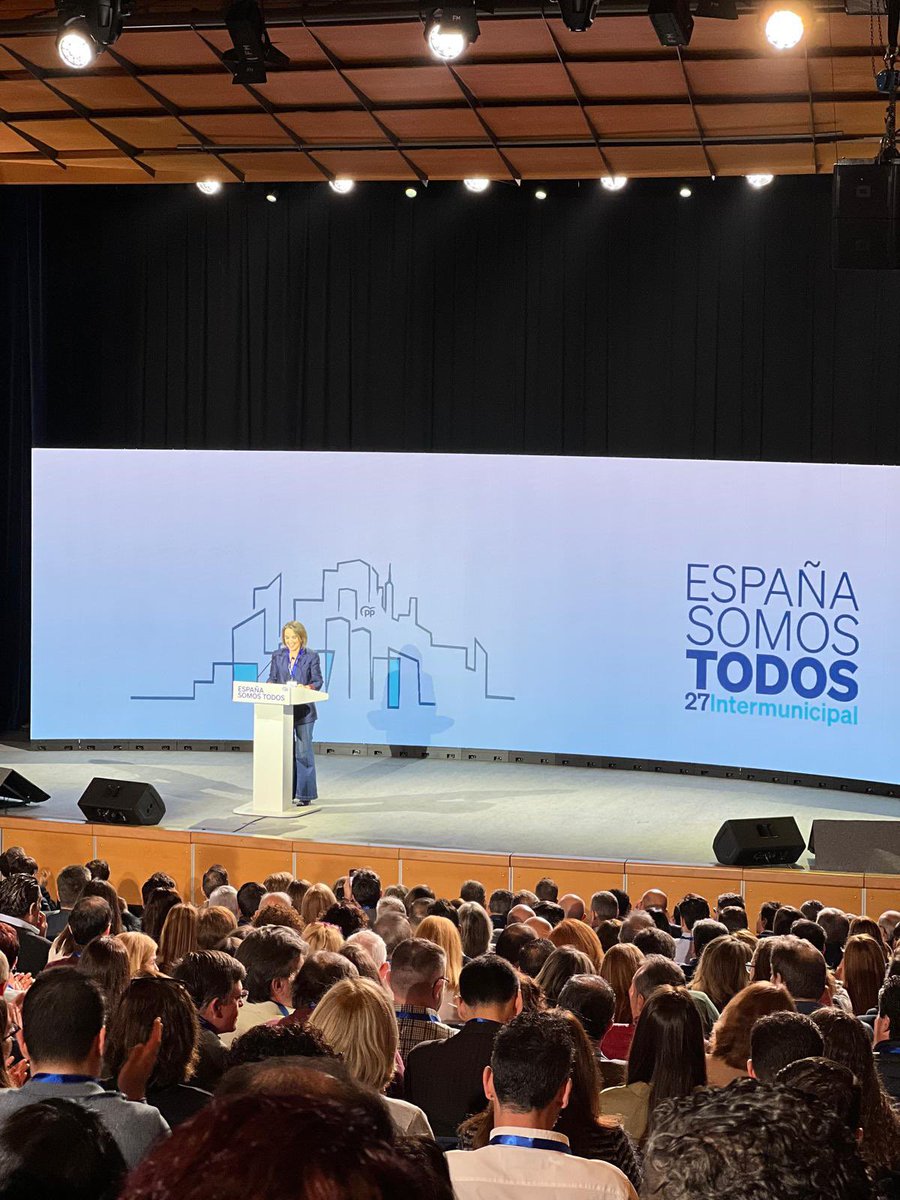 popularesfuenla's tweet photo. 👉 Ya estamos en la XXVII Intermunicipal del @ppopular 

#EspañaSomosTodos https://t.co/SEN9VYQzqV