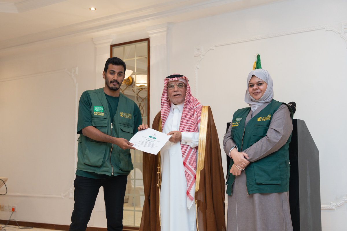 ip2rac's tweet photo. تشرفت بالتطوع مع مركز الملك سلمان للإغاثة والأعمال الإنسانية تجربة مميزة تعلمت من خلالها معاني العطاء والمسؤولية تجاه الآخرين  فخور بأن أكون جزءًا من هذا العمل الإنساني العظيم 

#مركز_الملك_سلمان_للإغاثة 
 #التطوع_رسال�� https://t.co/JjyO6zXCVU